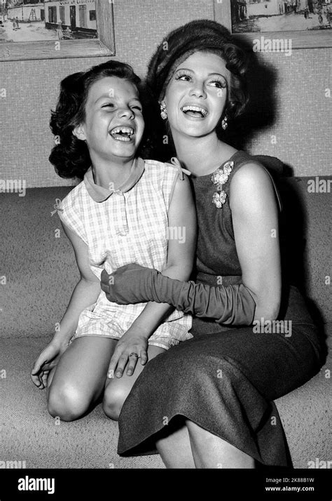 yasmin khan rita hayworth daughter|Yasmin Aga Khan Biography